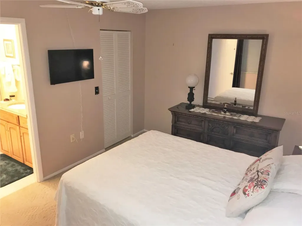 577 Lakeside Drive Bradenton FL 34210