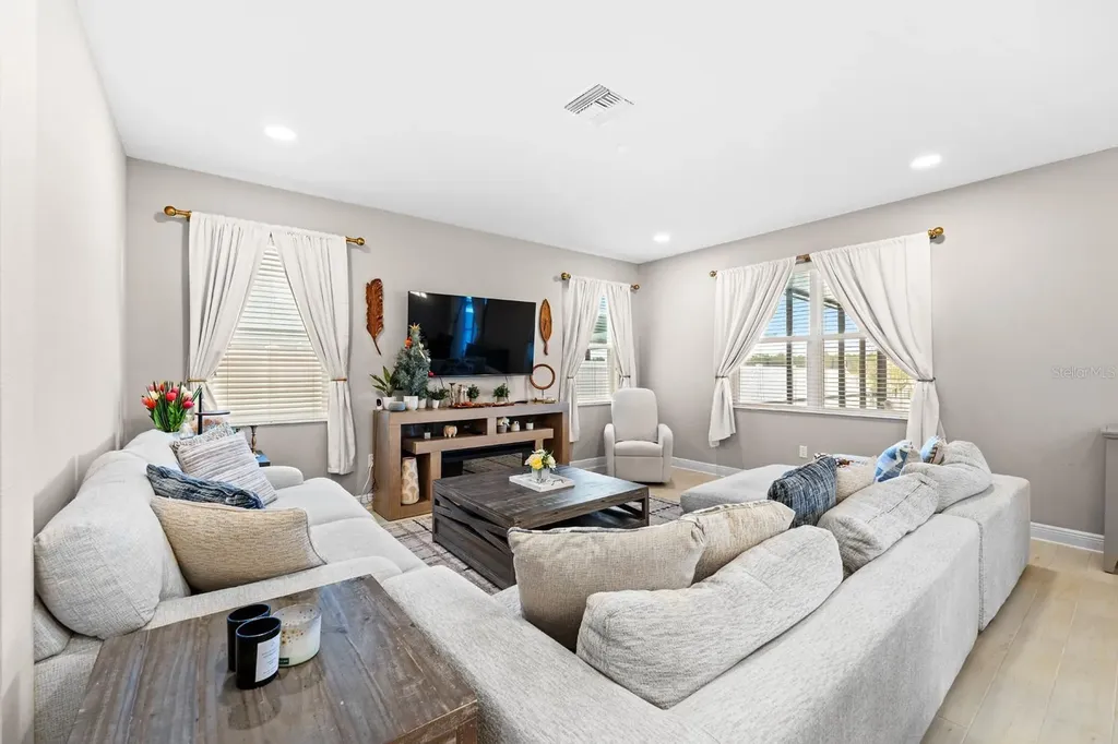 31795 Asbury Avenue Wesley Chapel FL 33545