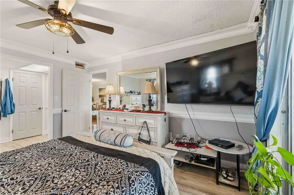 3983 Lake Bayshore Drive Bradenton FL 34205