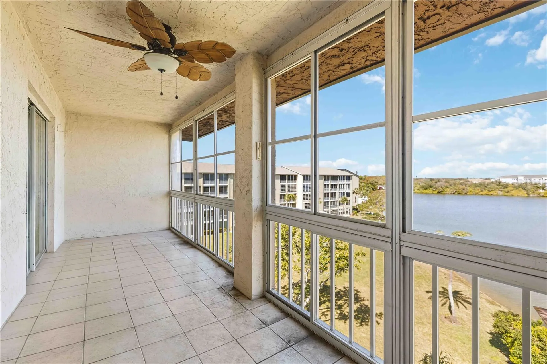 3983 Lake Bayshore Drive Bradenton FL 34205