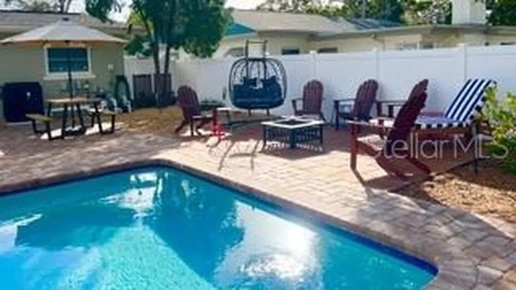 604 7th Avenue SW Largo FL 33770