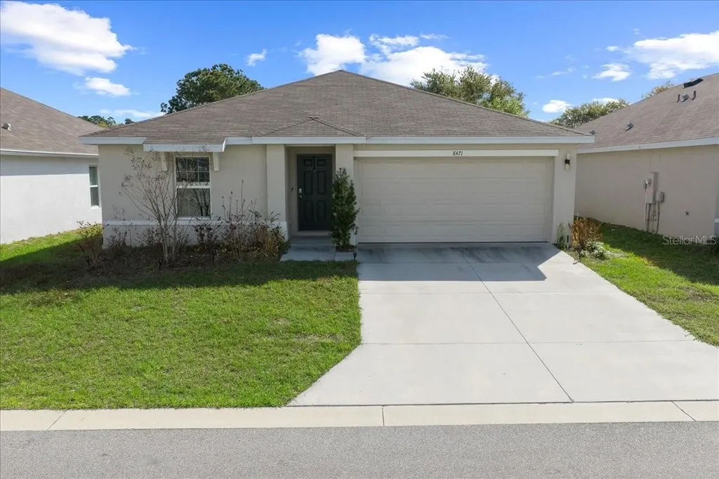 8471 Clearway Drive Wildwood FL 34785