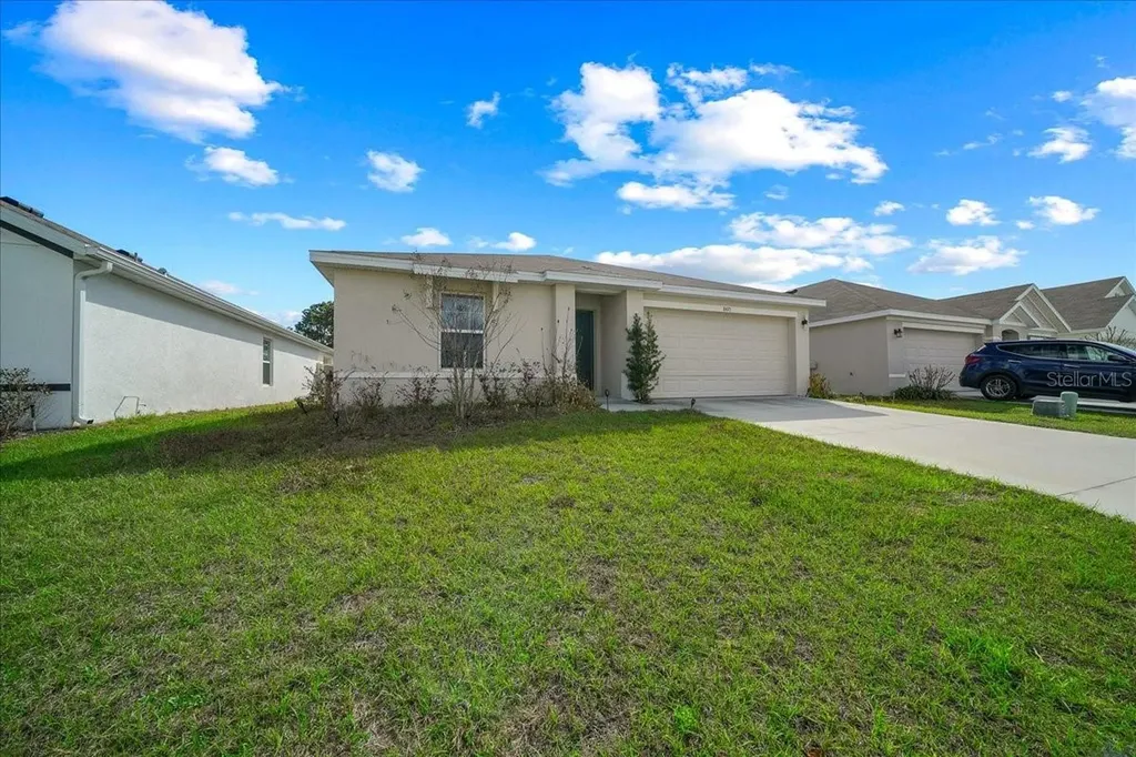 8471 Clearway Drive Wildwood FL 34785