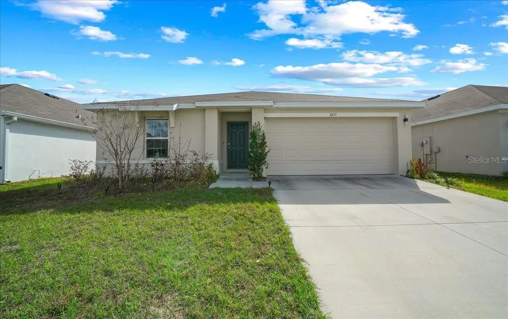 8471 Clearway Drive Wildwood FL 34785