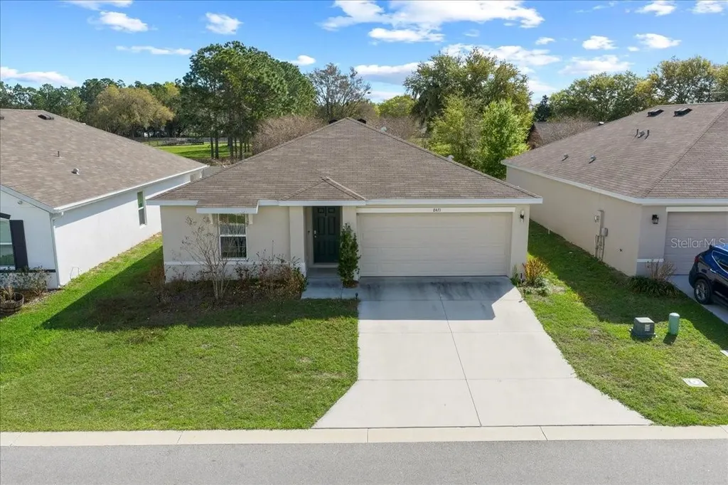 8471 Clearway Drive Wildwood FL 34785