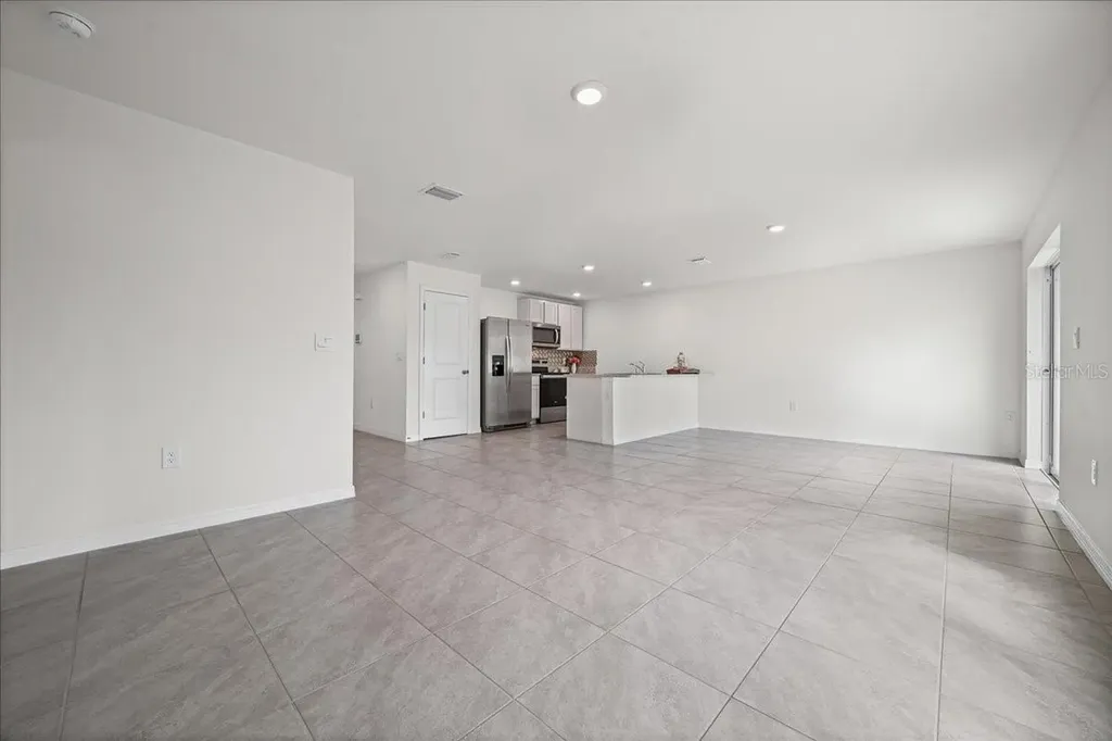 8471 Clearway Drive Wildwood FL 34785