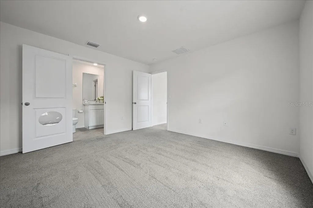 8471 Clearway Drive Wildwood FL 34785