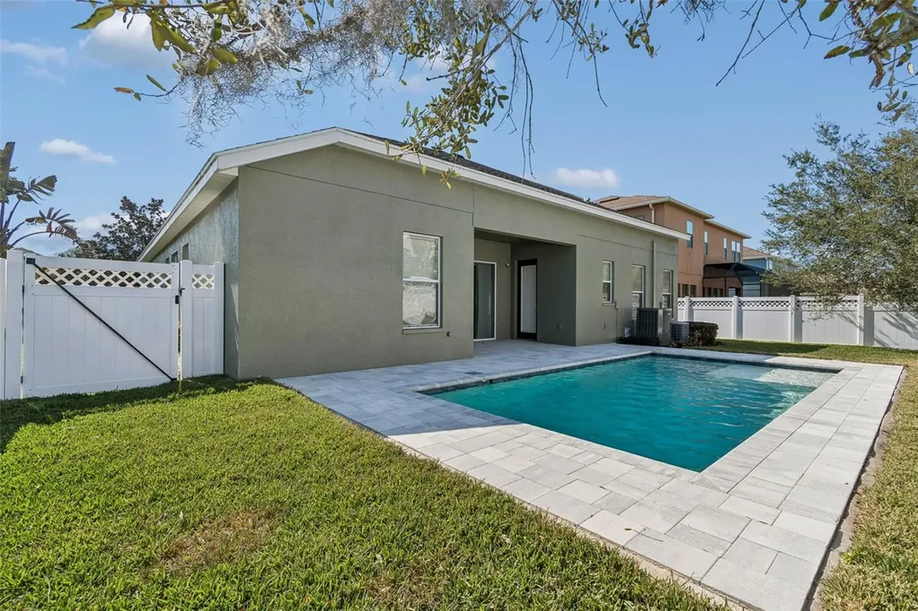 32613 Summerglade Drive Wesley Chapel FL 33545