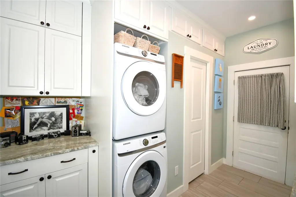 1245 N Alexander Street Mount Dora FL 32757