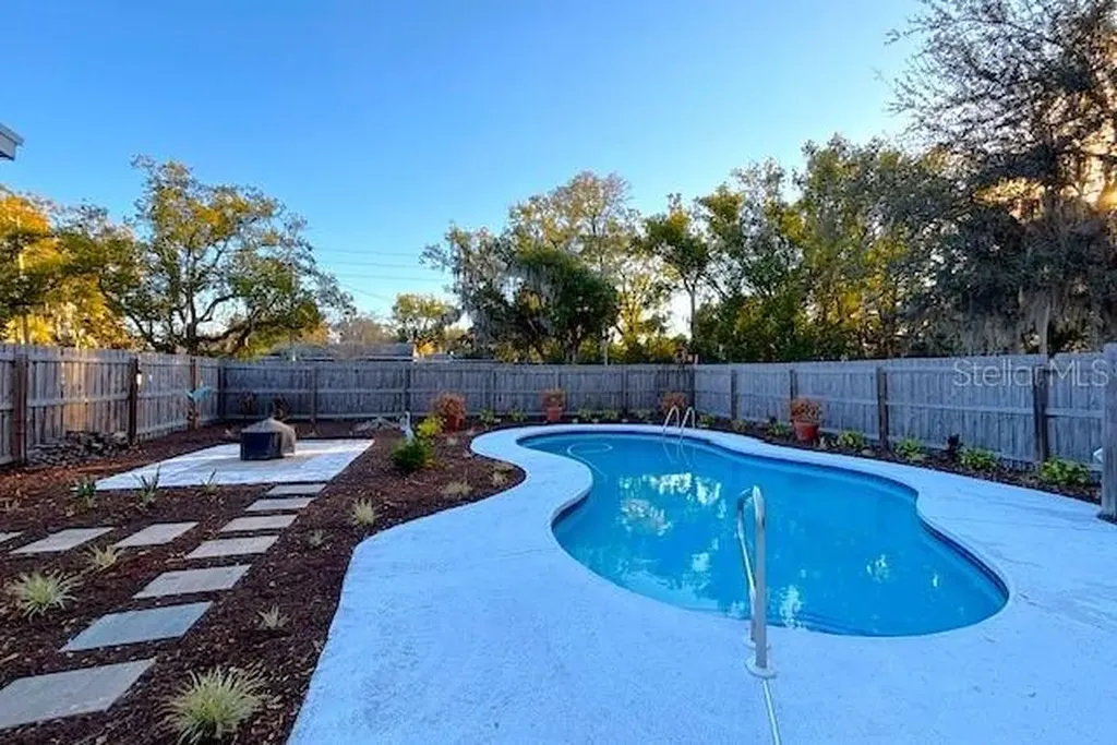 1245 N Alexander Street Mount Dora FL 32757