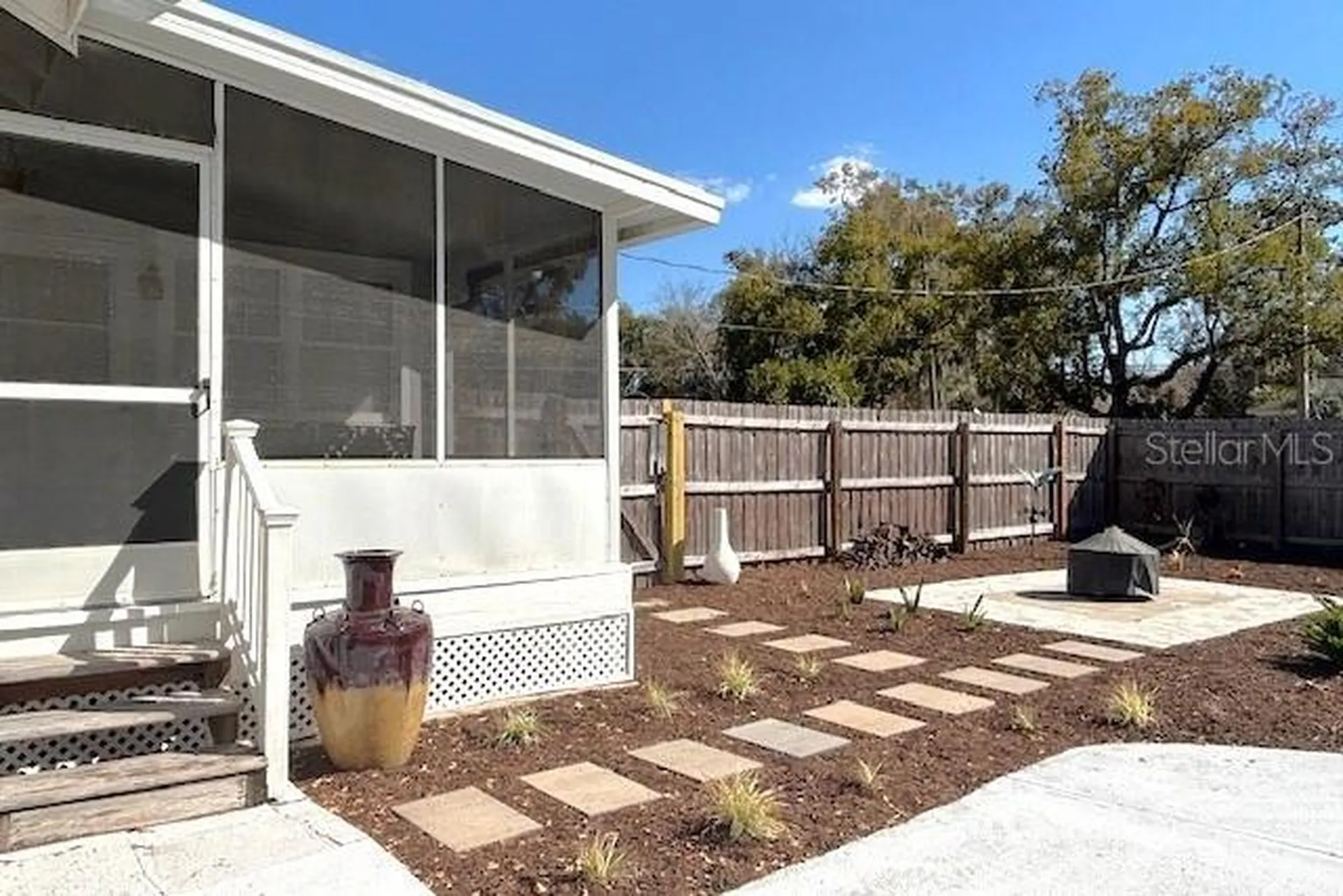 1245 N Alexander Street Mount Dora FL 32757