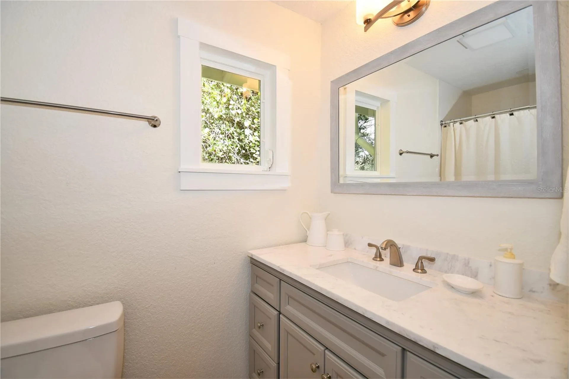 1245 N Alexander Street Mount Dora FL 32757