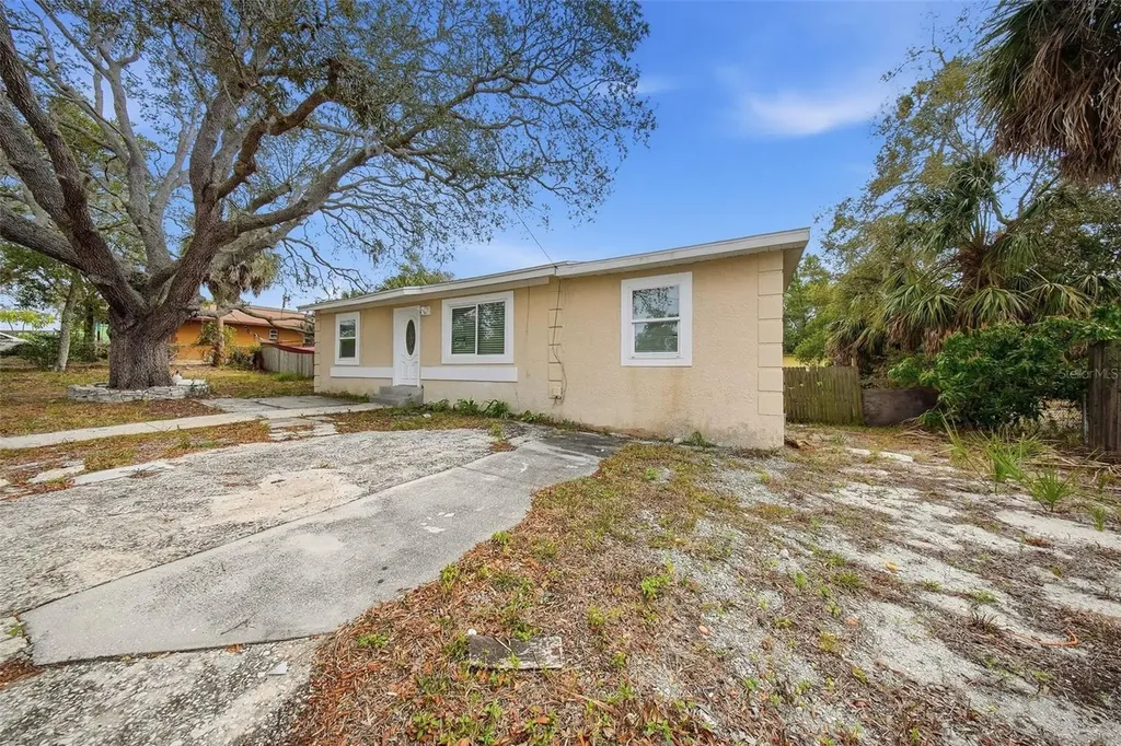 514 E Morgan Street Tarpon Springs FL 34689
