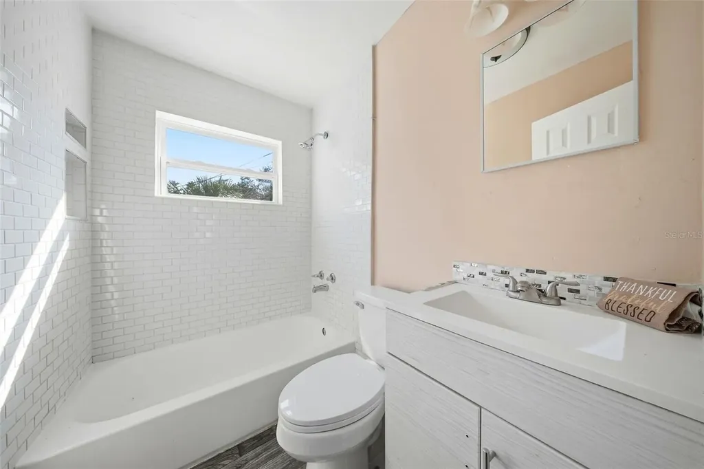 514 E Morgan Street Tarpon Springs FL 34689