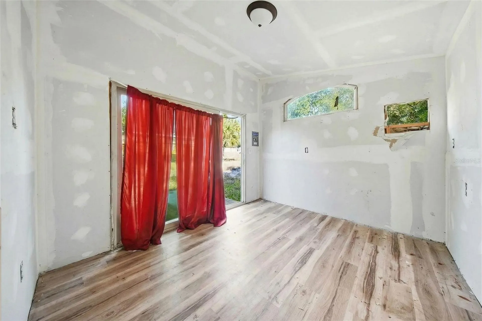 514 E Morgan Street Tarpon Springs FL 34689