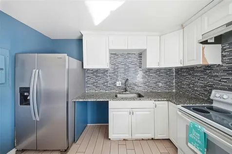 514 E Morgan Street Tarpon Springs FL 34689