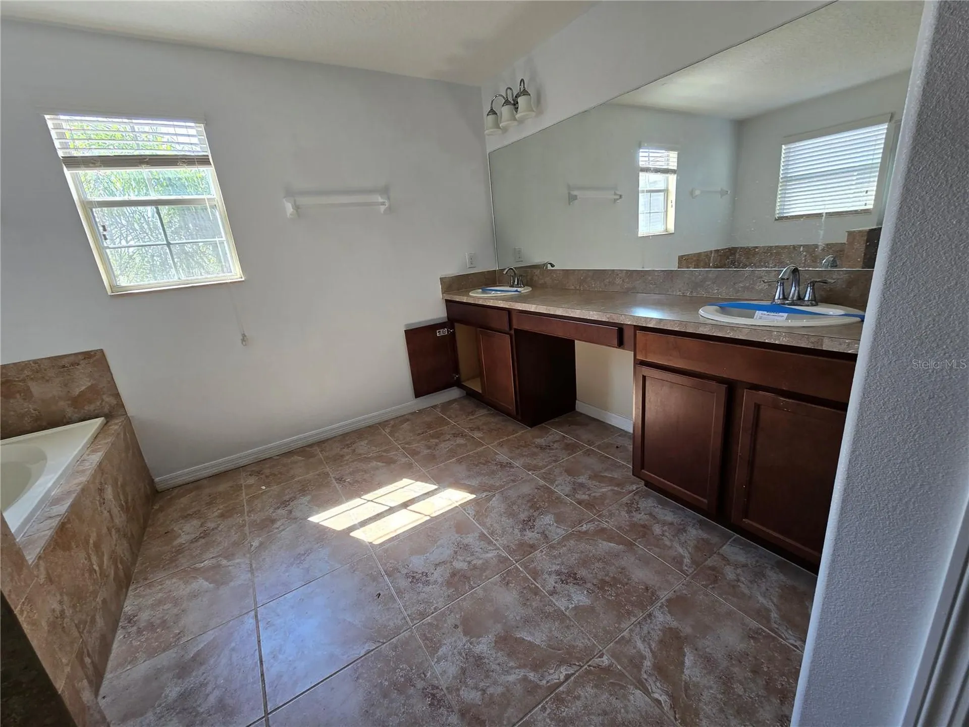1803 Palm Warbler Lane Ruskin FL 33570