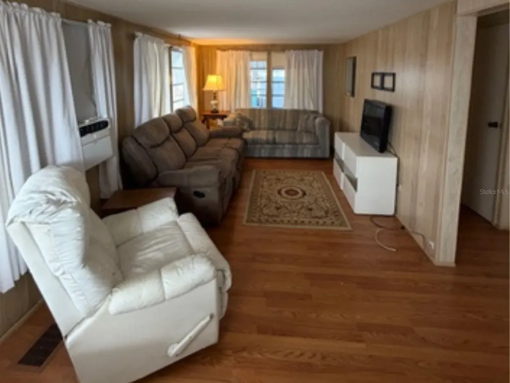 4061 58th Avenue N St Petersburg FL 33714