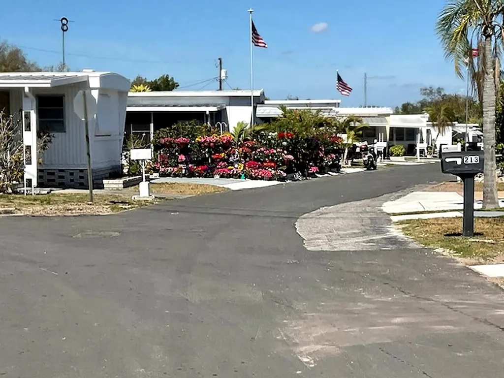4061 58th Avenue N St Petersburg FL 33714