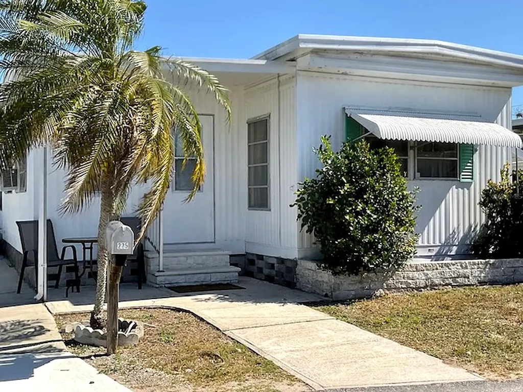 4061 58th Avenue N St Petersburg FL 33714