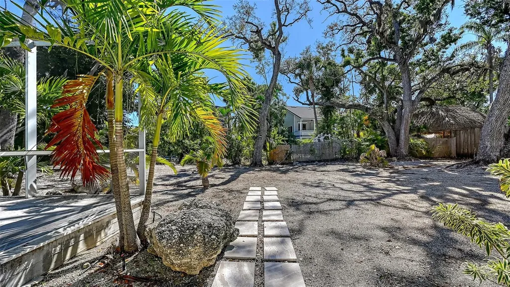 5310 Hidden Harbor Road Sarasota FL 34242