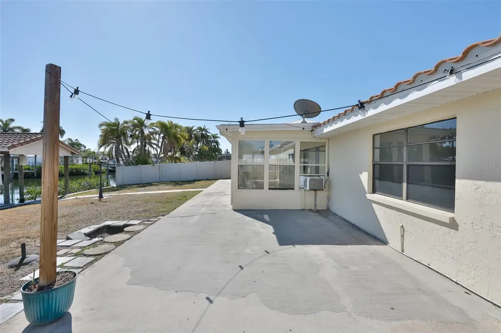 6523 King Palm Way Apollo Beach FL 33572