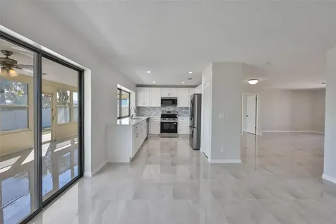 6523 King Palm Way Apollo Beach FL 33572