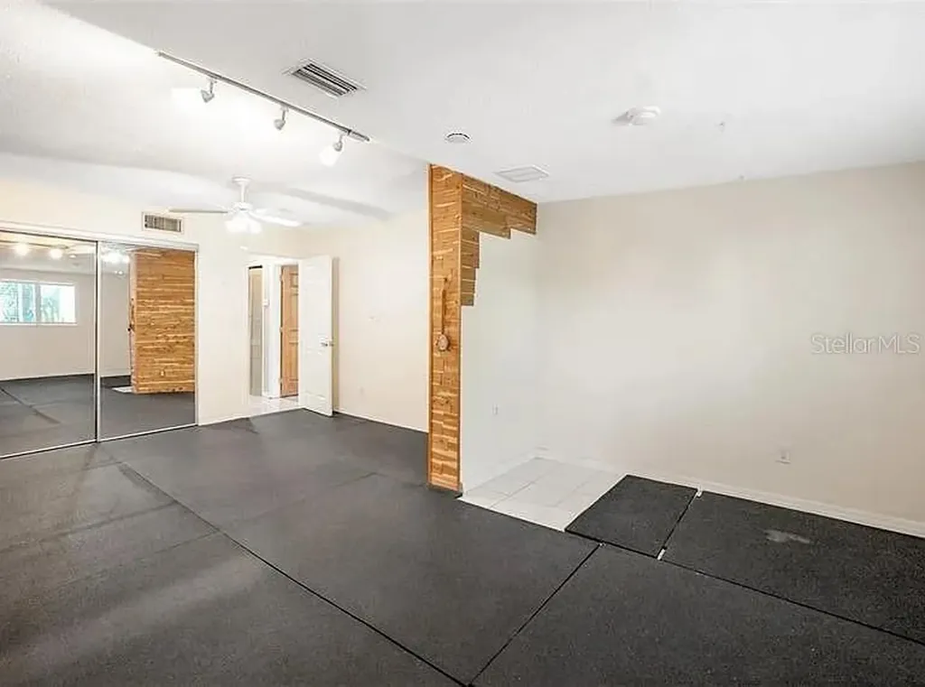 619 Garland Street N St Petersburg FL 33703