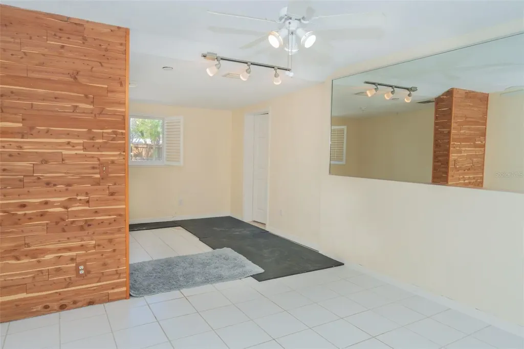 619 Garland Street N St Petersburg FL 33703