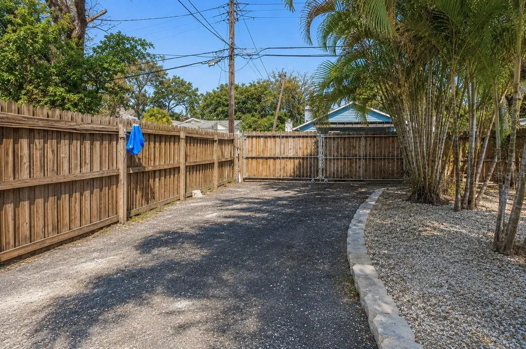 619 Garland Street N St Petersburg FL 33703
