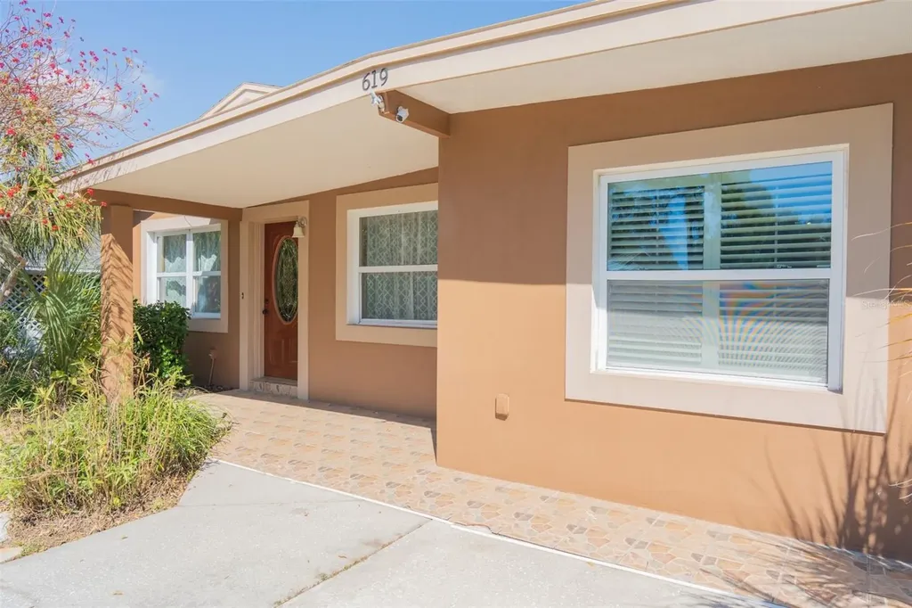 619 Garland Street N St Petersburg FL 33703