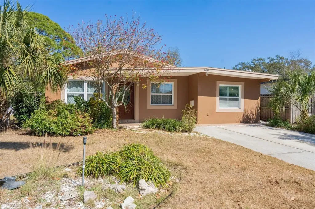 619 Garland Street N St Petersburg FL 33703