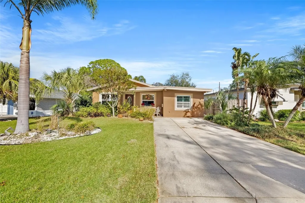 619 Garland Street N St Petersburg FL 33703