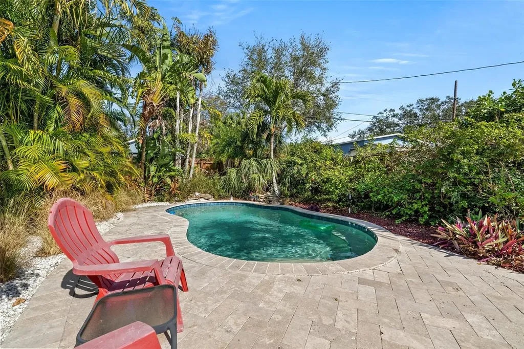 619 Garland Street N St Petersburg FL 33703