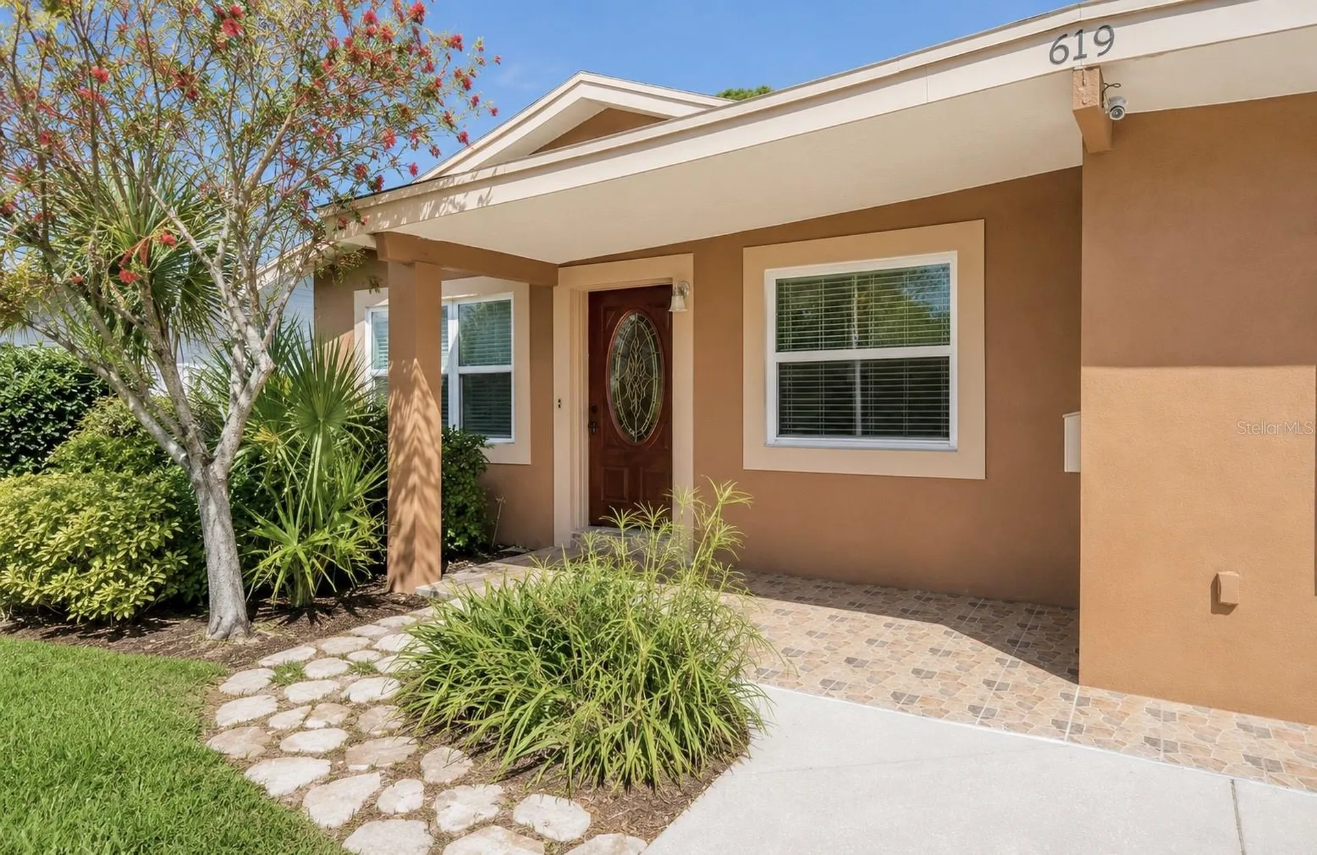 619 Garland Street N St Petersburg FL 33703