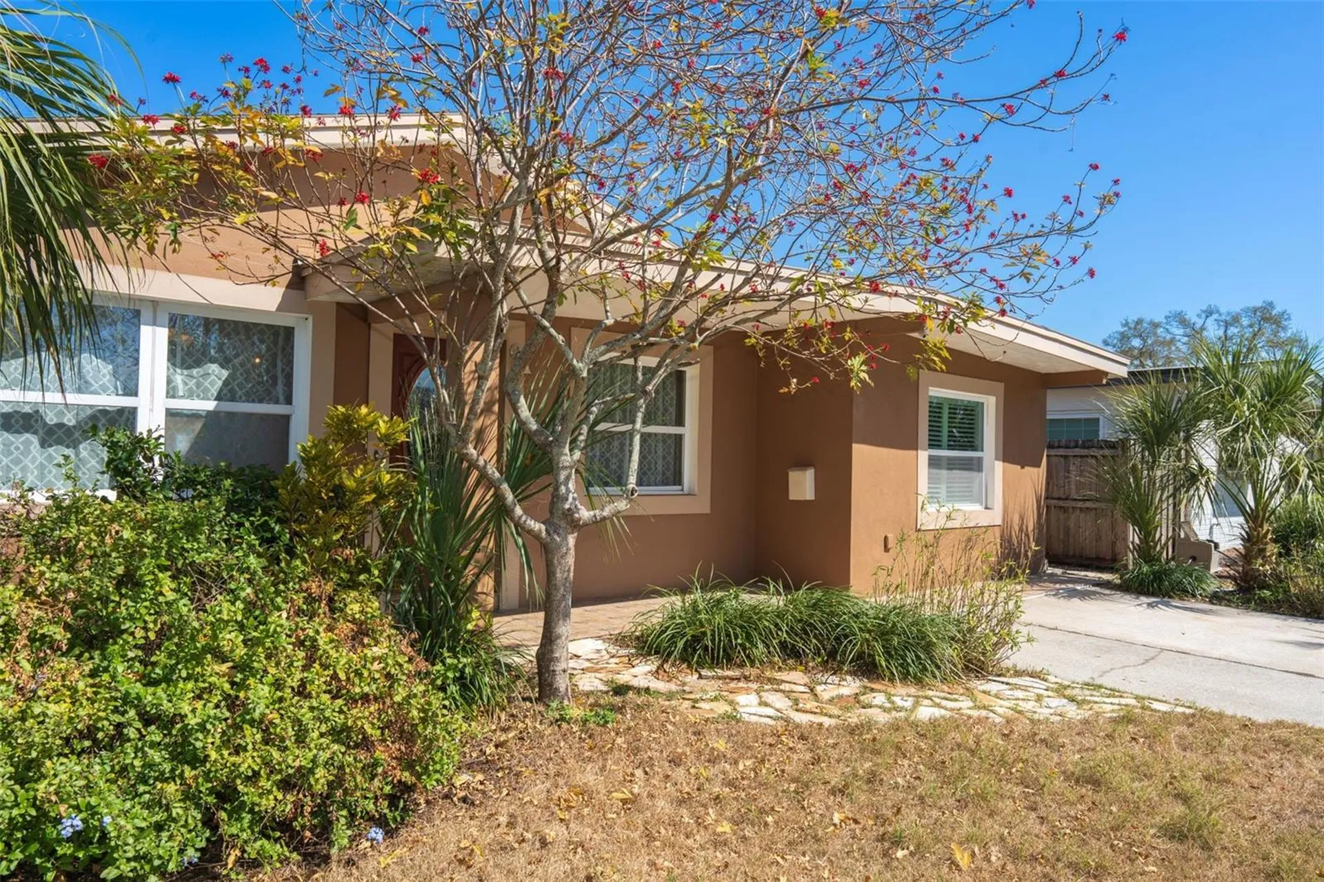 619 Garland Street N St Petersburg FL 33703