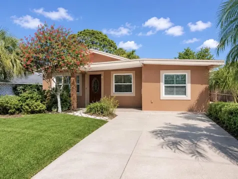 619 Garland Street N St Petersburg FL 33703