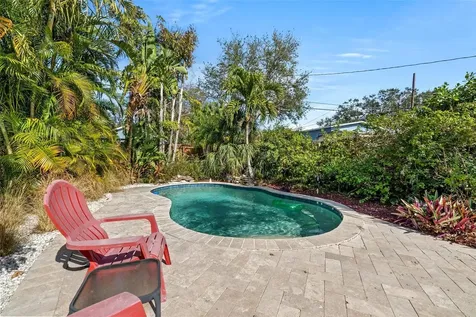 619 Garland Street N St Petersburg FL 33703