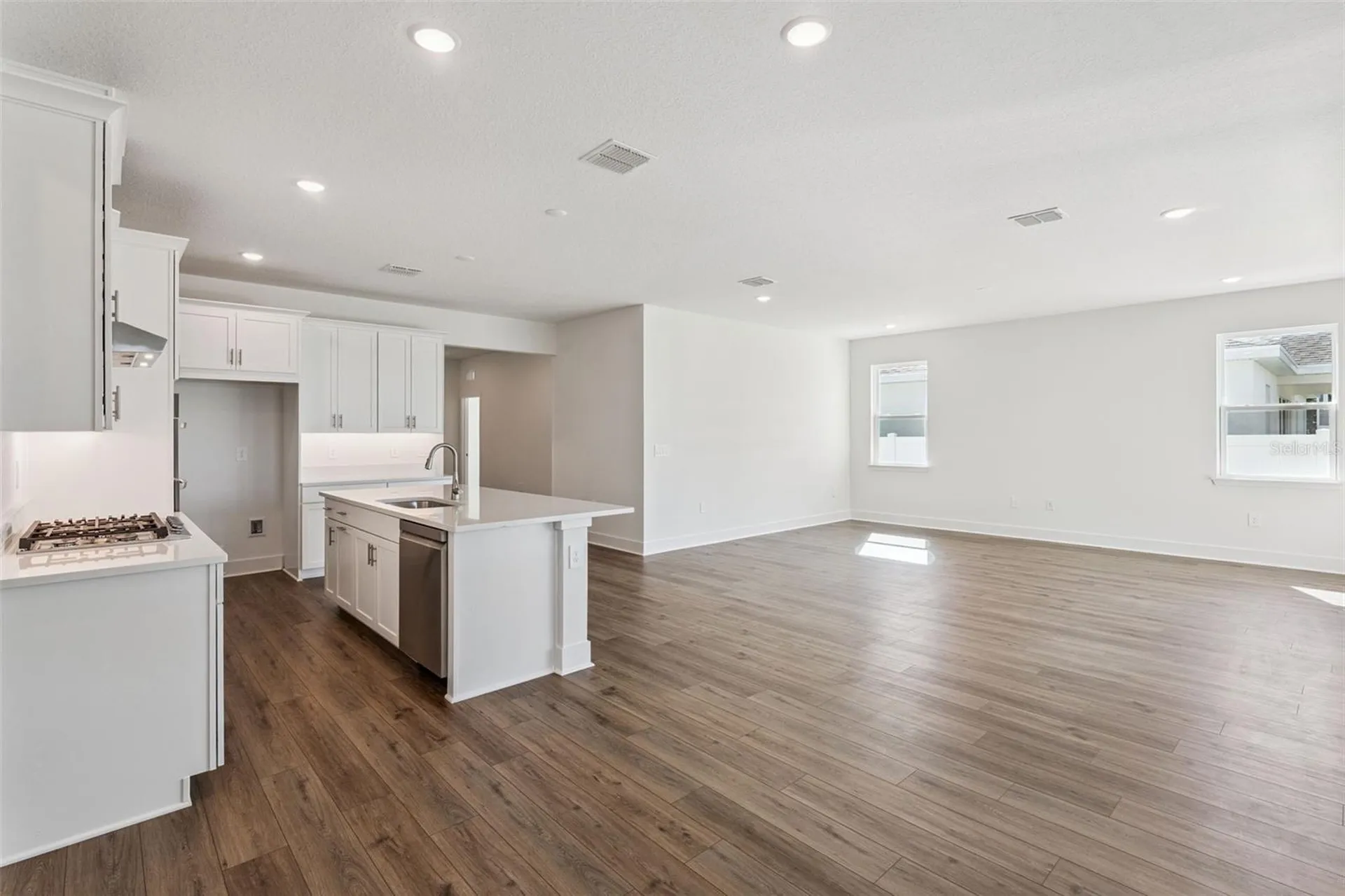 647 Emerald Grove Drive Apopka FL 32703