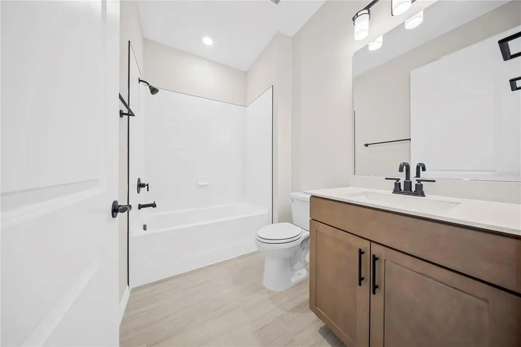 8123 Fenton Street Orlando FL 32836