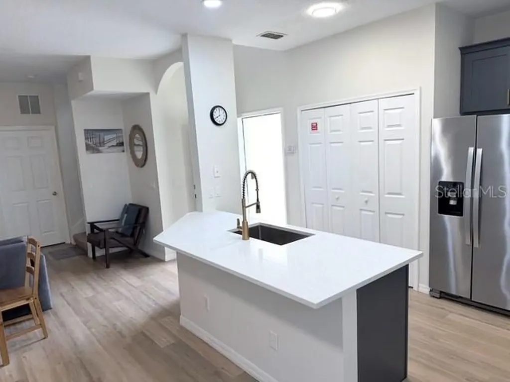1282 S Beach Circle Kissimmee FL 34746