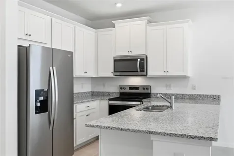 5208 Greenshade Grove Avenue Apopka FL 32712