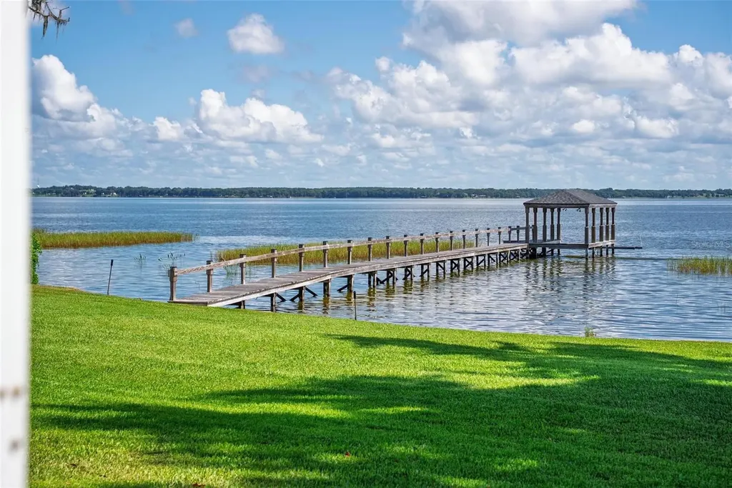 7303 Birds Nest Court Yalaha FL 34797