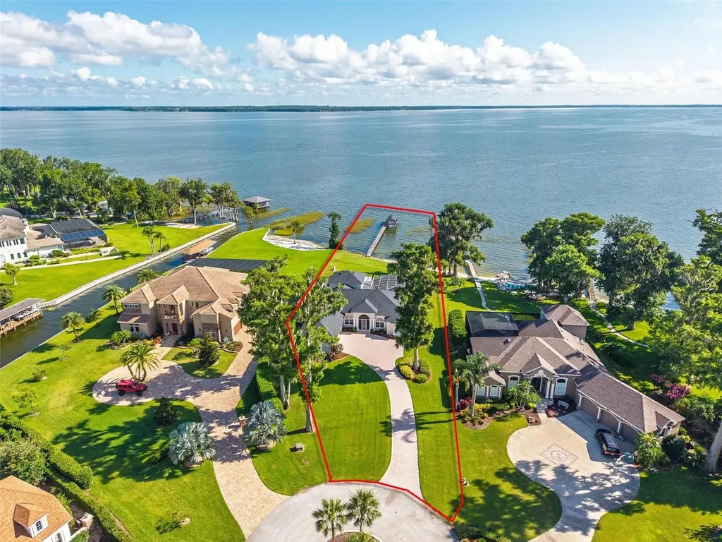 7303 Birds Nest Court Yalaha FL 34797