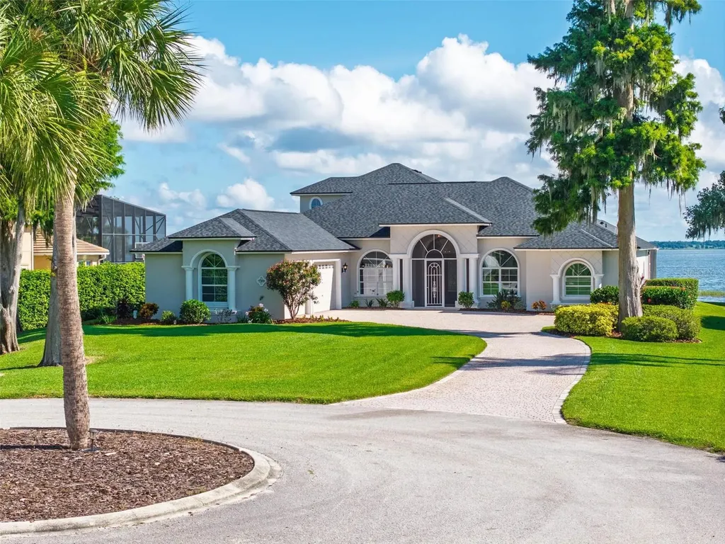 7303 Birds Nest Court Yalaha FL 34797