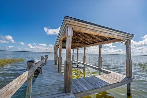 7303 Birds Nest Court Yalaha FL 34797