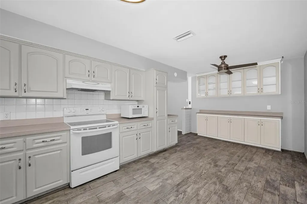 12813 Kellywood Circle Hudson FL 34669