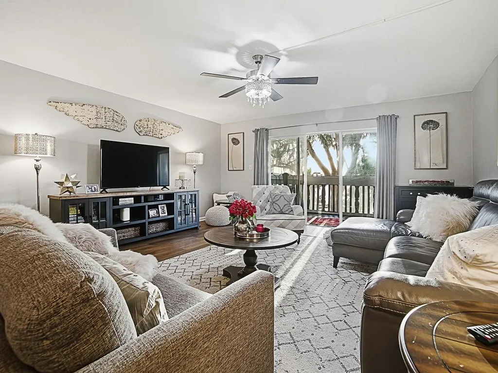 601 N Mcdonald Street Mount Dora FL 32757