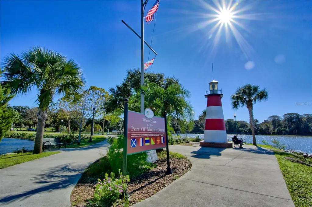601 N Mcdonald Street Mount Dora FL 32757