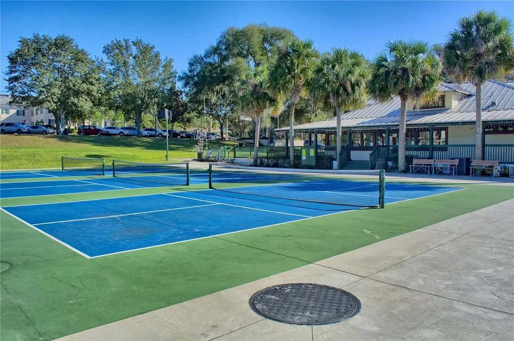 601 N Mcdonald Street Mount Dora FL 32757